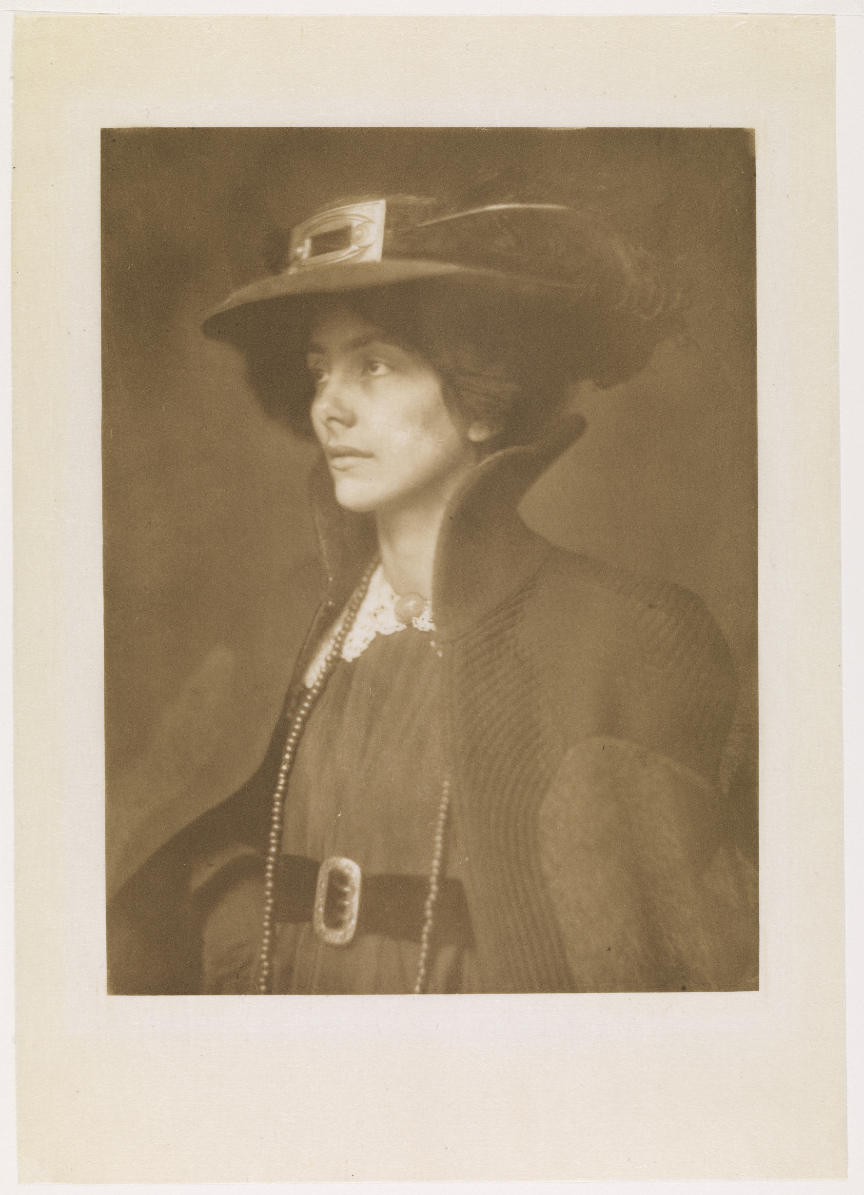 Photogravure portrait of Frau Muthesius by James Craig Annan